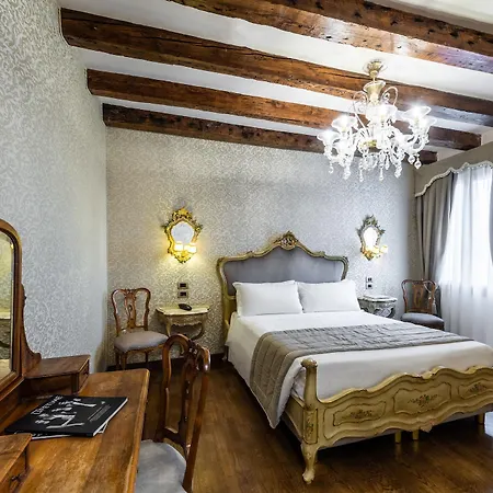 Palazzo San Lorenzo Ξενοδοχείο 4*