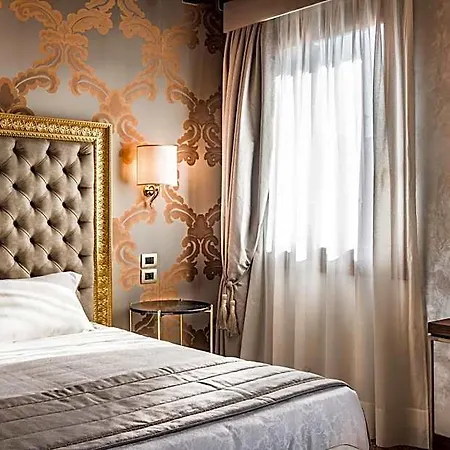 Hotel Palazzo San Lorenzo 4*