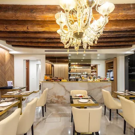 Palazzo San Lorenzo Hotel 4*